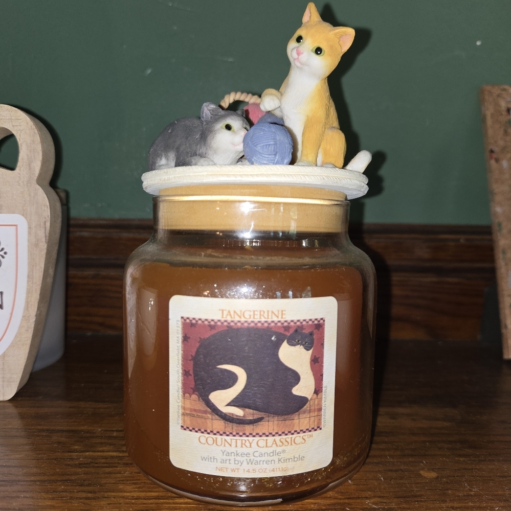 Retired Country Classics Yankee Candle in scent Tangerine